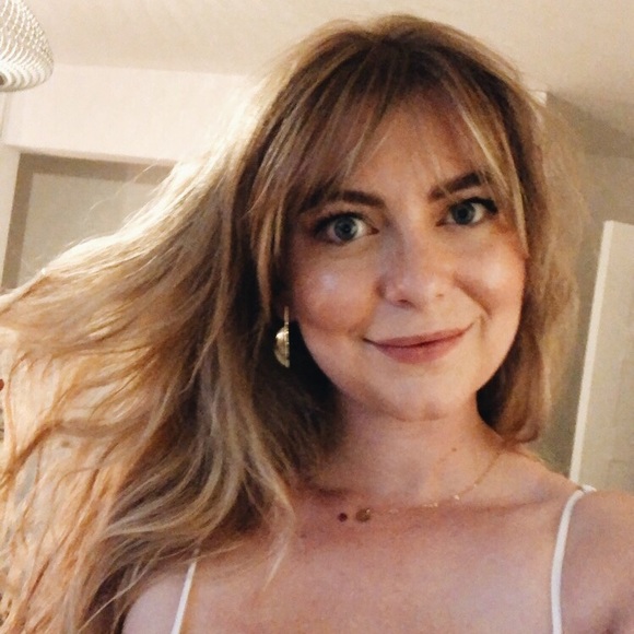 Meet your Posher, Madison - Picture 1 of 1